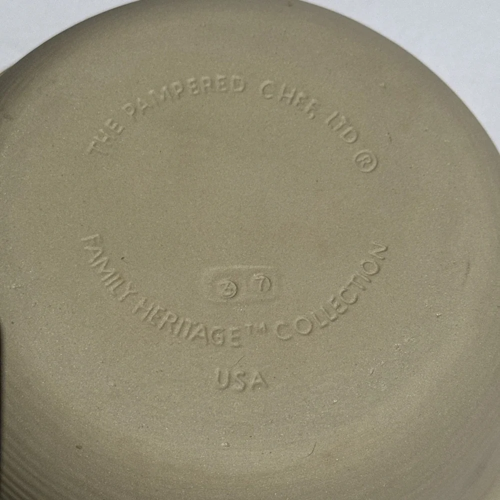 Pampered Chef Stoneware Large Mixing Baking Bowl Family Heritage 12 Inch USA EUC